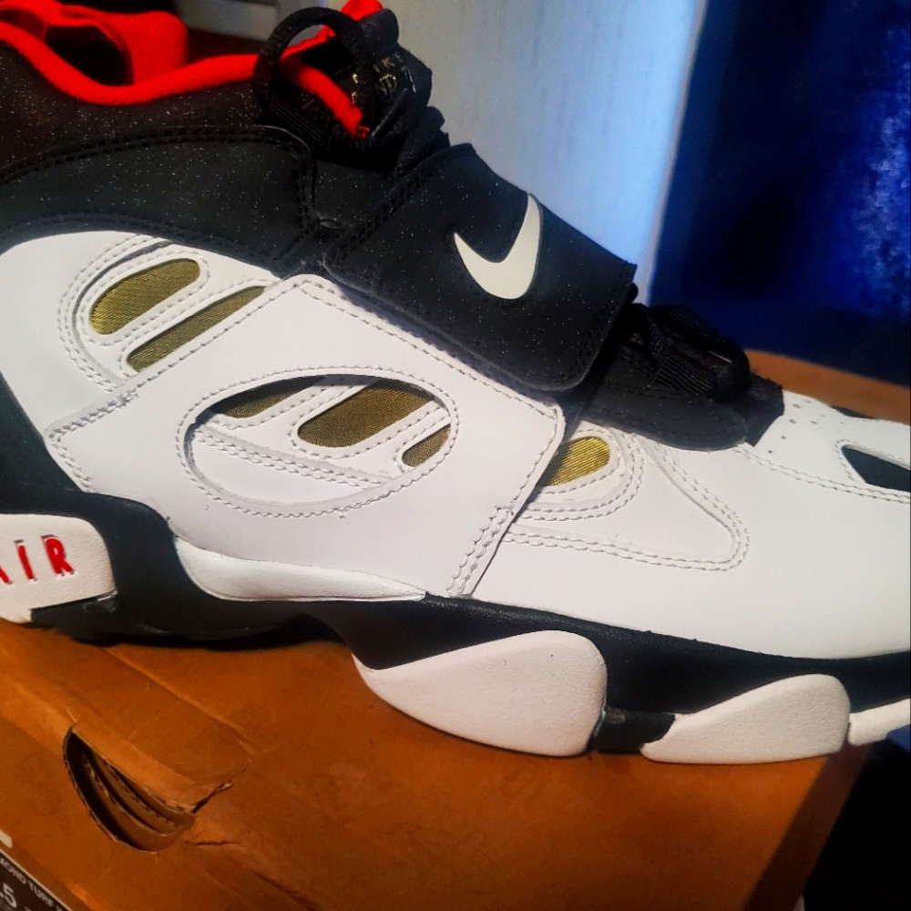 Mens nikes diamond turf 2 shoes